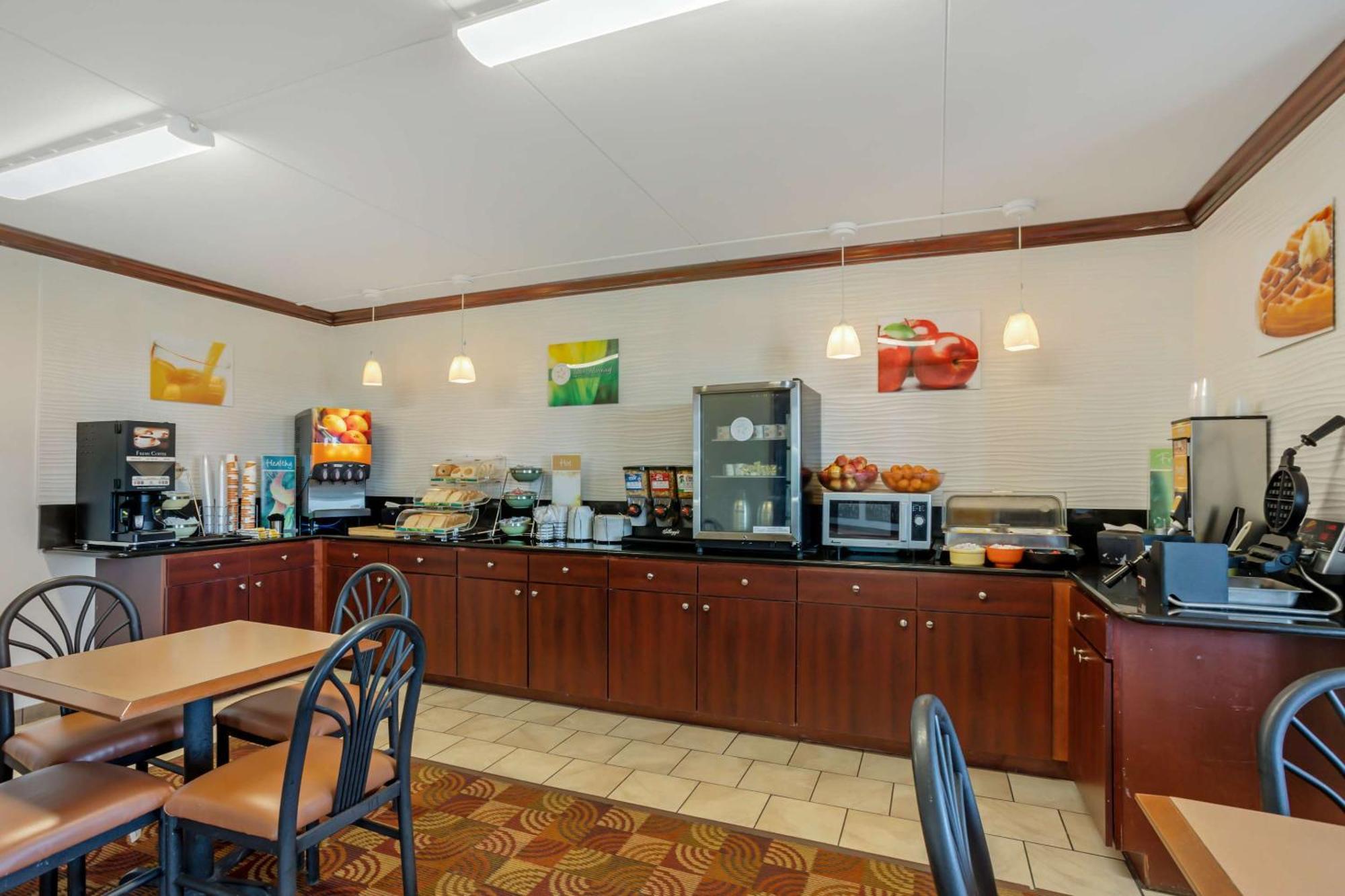 Quality Inn Enola - Harrisburg Exterior foto